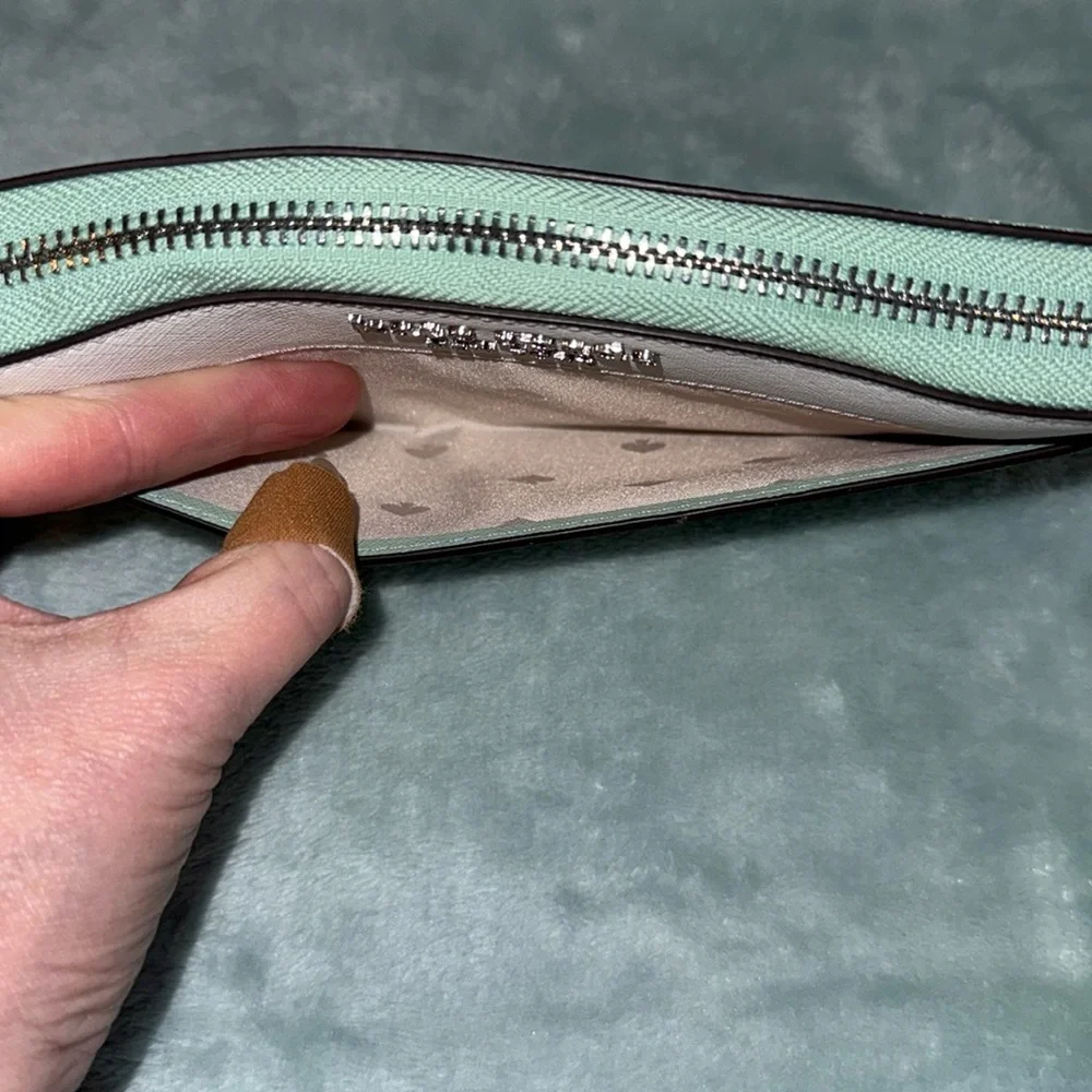 kate spade Green and White Women's Wallet - Picture 16 of 17